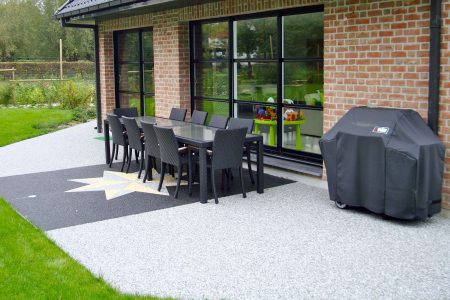Terrasse en granulat de marbre bicolors